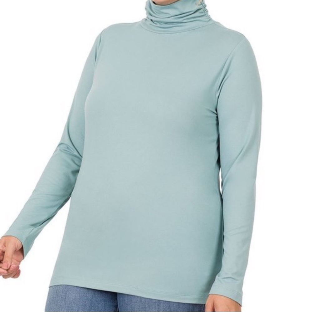 Fitted mock neck shirt plus size